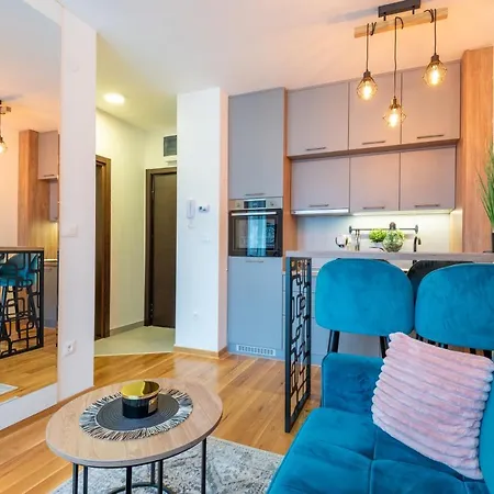 Adoro Titova Apartment