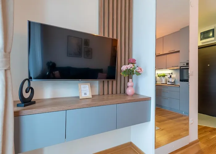 Adoro Titova Daire Zlatibor